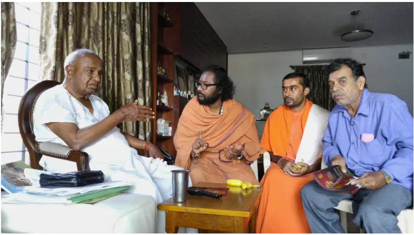 Swami Bhadraanand seated with monks and elders — Asianet Newsable report