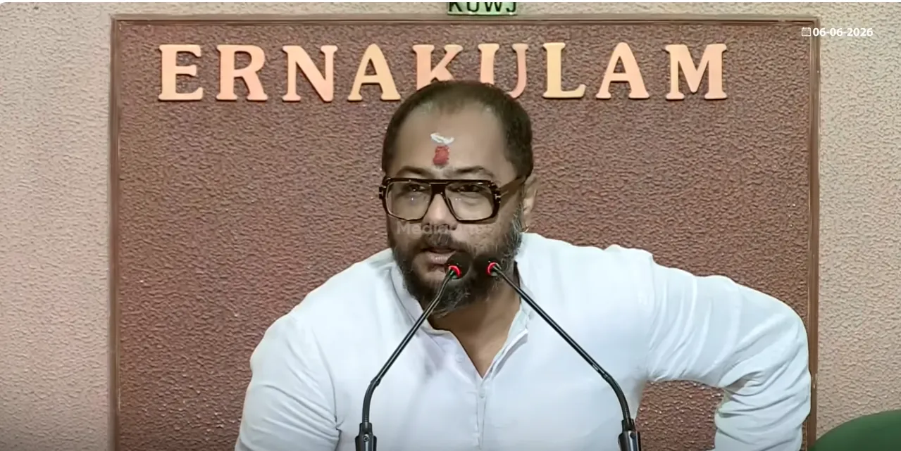 Swami Bhadraanand addressing reporters at the Ernakulam Press Club